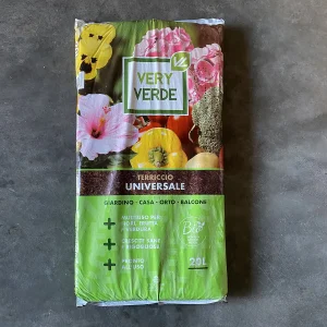 Terriccio multiuso per orto e giardino.