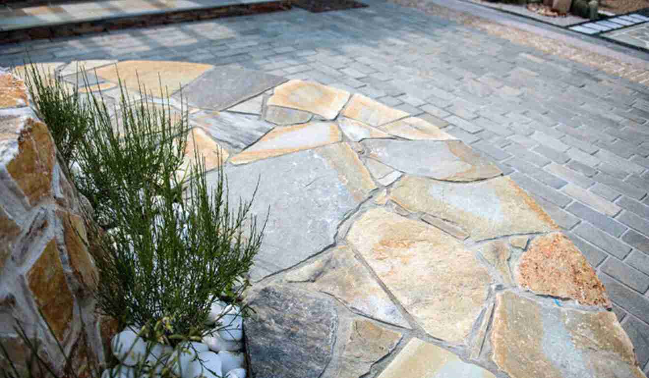 Decorazioni a pavimento in pietra per abitazione.